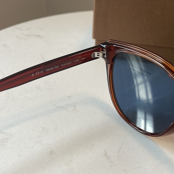 NWT BURBERRY Unisex Transparent Brown Round Sunglasses With Blue Lenses main image 4